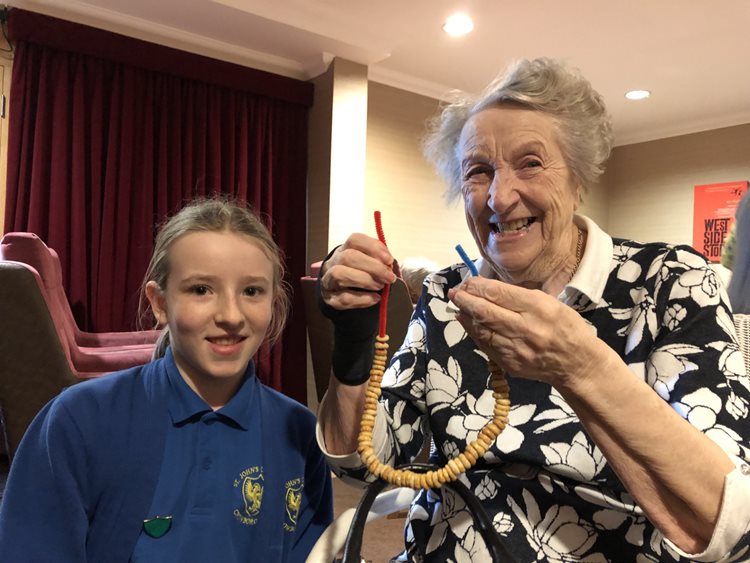 Students join Heather View residents for RSPB Birdwatch